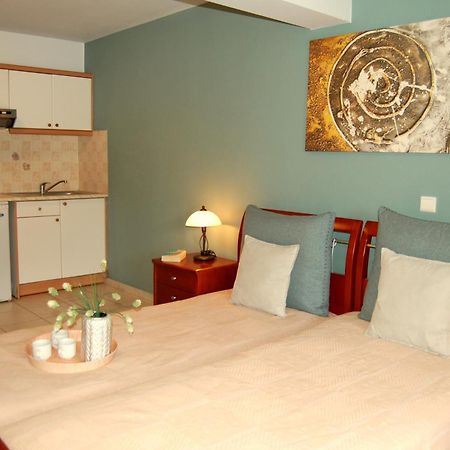 Alkyoni Apartments & Studios Poros  ภายนอก รูปภาพ