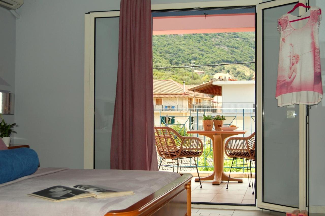 Alkyoni Apartments & Studios Poros  ภายนอก รูปภาพ