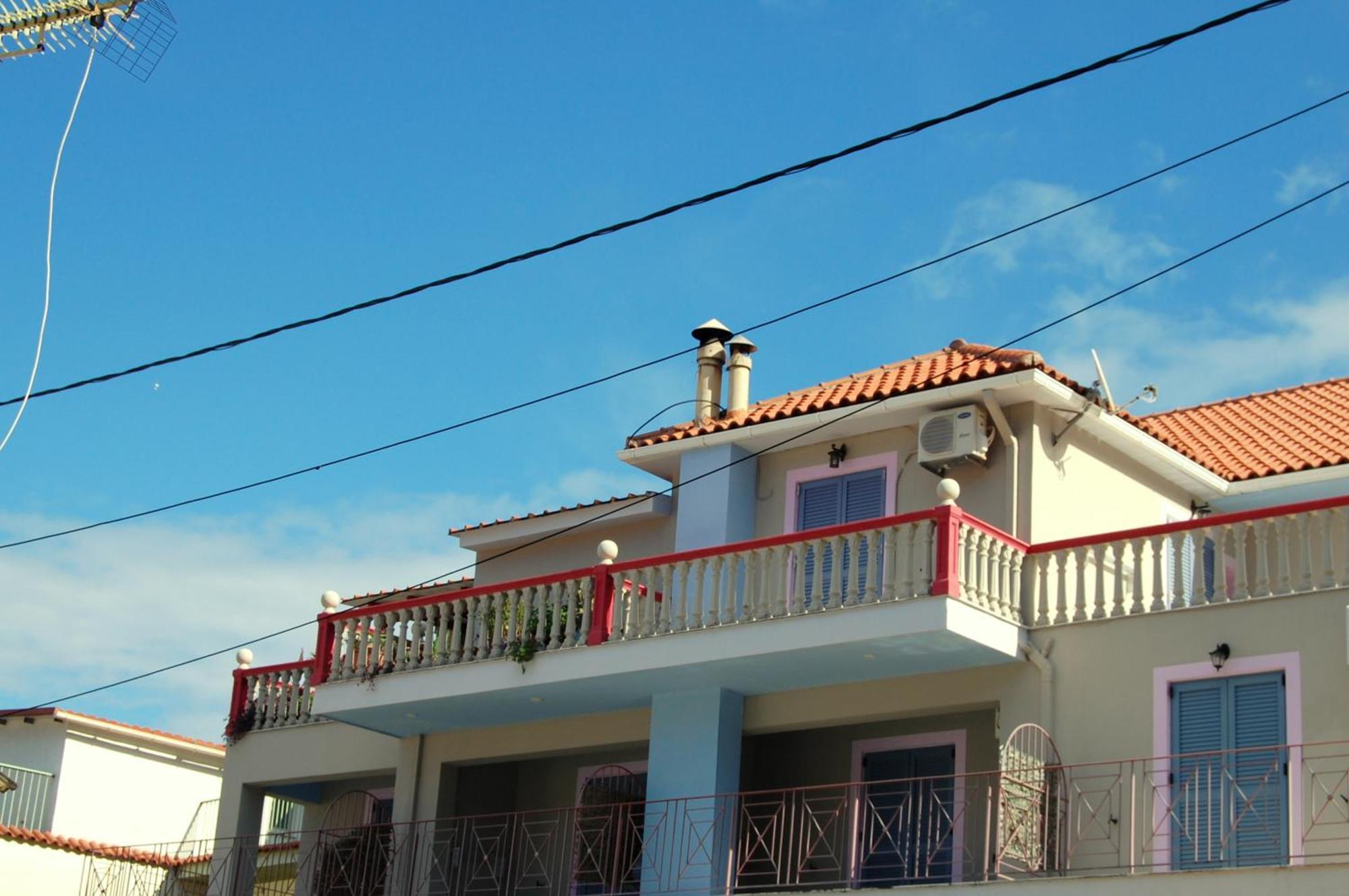 Alkyoni Apartments & Studios Poros  ภายนอก รูปภาพ