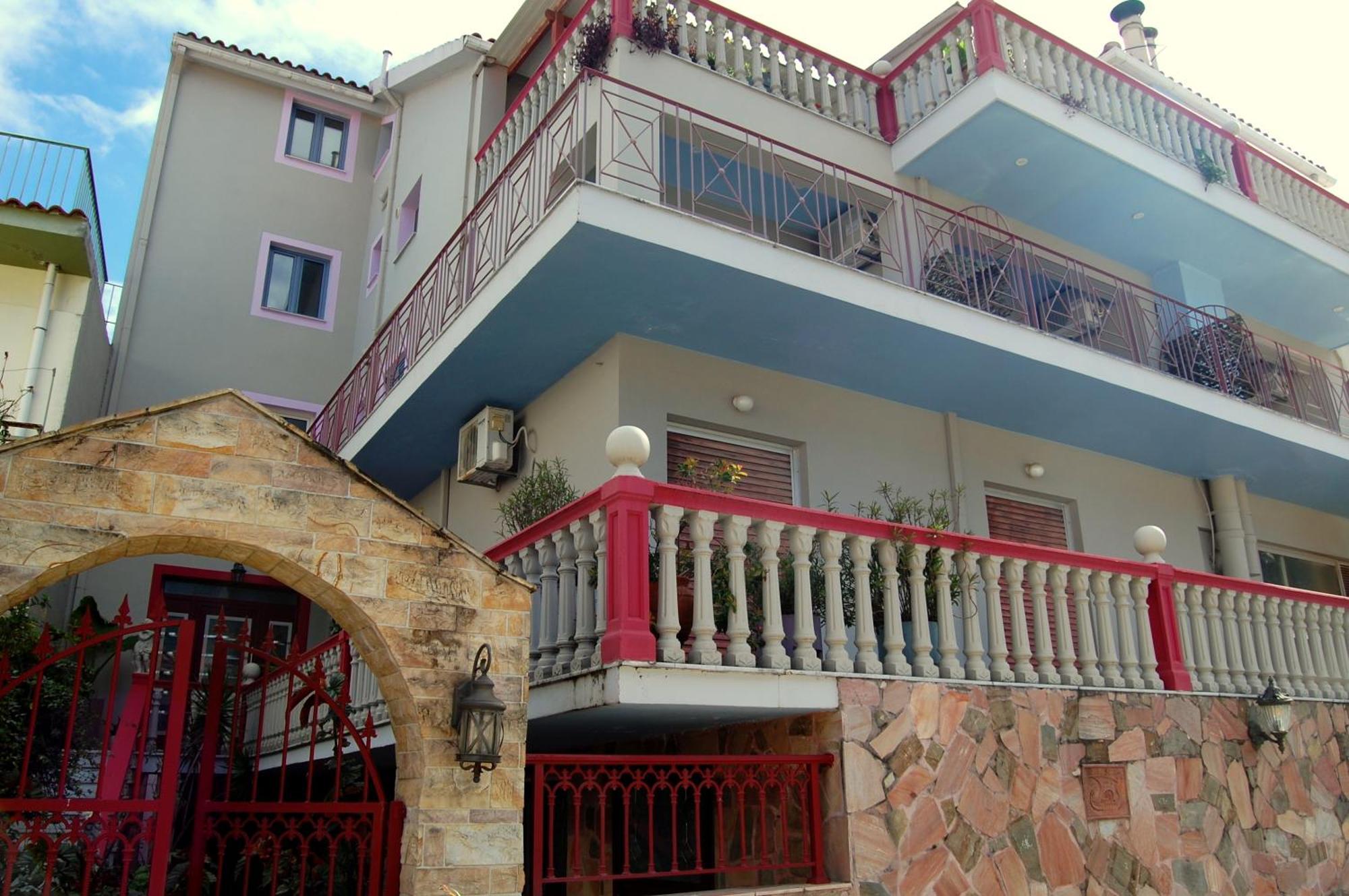 Alkyoni Apartments & Studios Poros  ภายนอก รูปภาพ